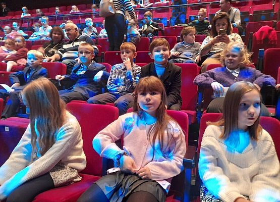 Spotkanie trzecioklasistów z Panem Disneyem grafika