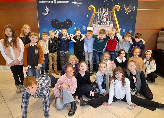 Spotkanie trzecioklasistów z Panem Disneyem grafika