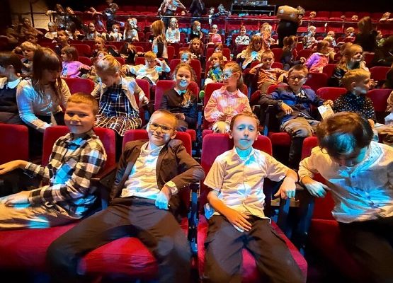 Spotkanie trzecioklasistów z Panem Disneyem grafika