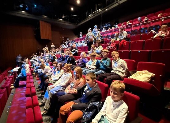 Spotkanie trzecioklasistów z Panem Disneyem grafika