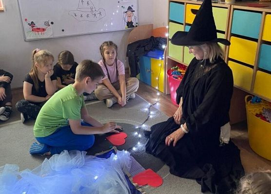 Andrzejkowe wróżby najmłodszych grafika