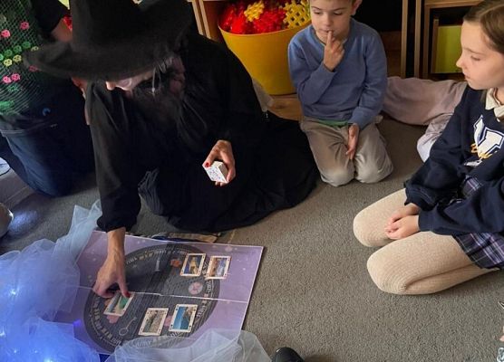 Andrzejkowe wróżby najmłodszych grafika