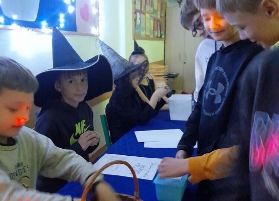 Andrzejkowe wróżby najmłodszych grafika