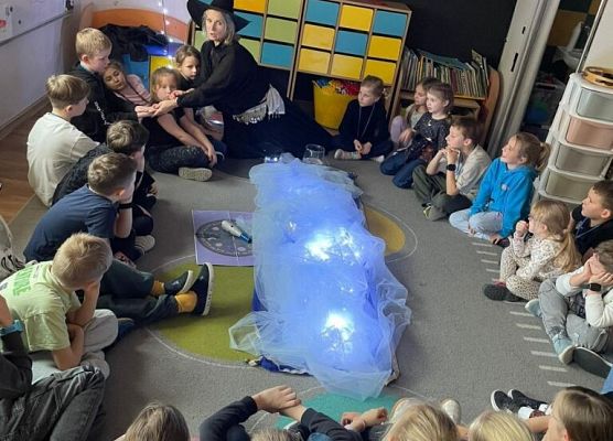 Andrzejkowe wróżby najmłodszych grafika