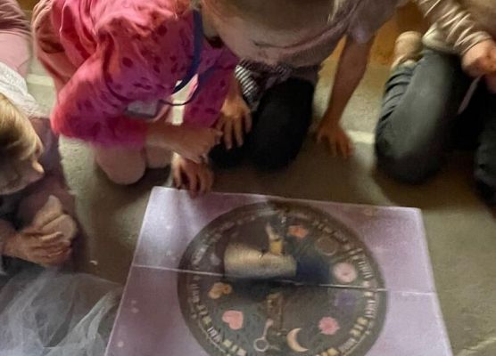 Andrzejkowe wróżby najmłodszych grafika