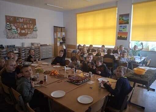 Andrzejkowe wróżby najmłodszych grafika