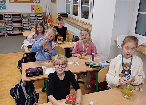 Andrzejkowe wróżby najmłodszych grafika