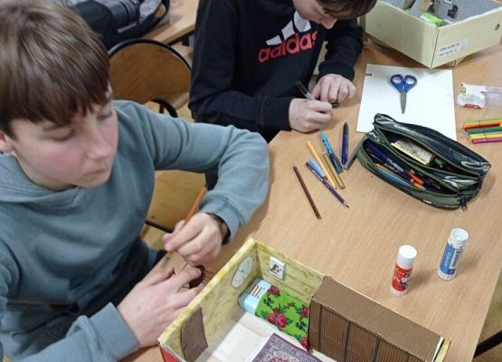 Manualne umiejętności na zajęciach z techniki w klasach IV-VI grafika