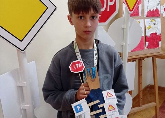 Manualne umiejętności na zajęciach z techniki w klasach IV-VI grafika