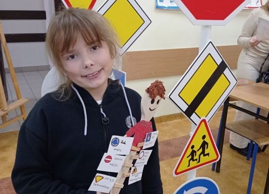 Manualne umiejętności na zajęciach z techniki w klasach IV-VI grafika