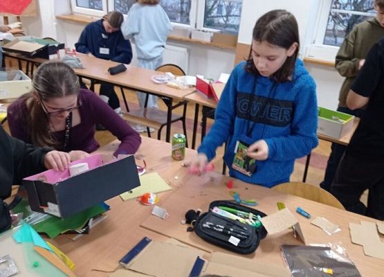 Manualne umiejętności na zajęciach z techniki w klasach IV-VI grafika