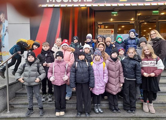 Muzyczna uczta w teatrze grafika