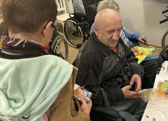 Najmłodsi - Seniorom grafika