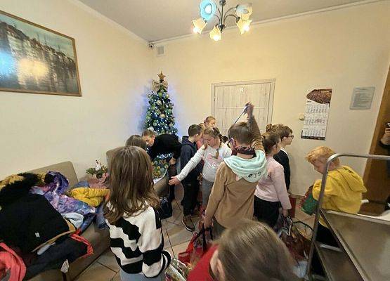 Najmłodsi - Seniorom grafika