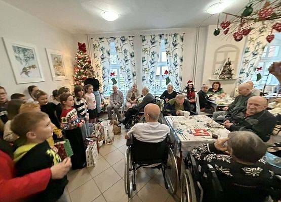 Najmłodsi - Seniorom grafika