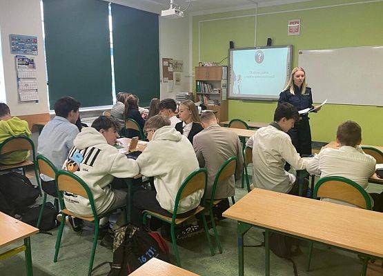 Bezpieczny nastolatek w świecie cyfrowym grafika