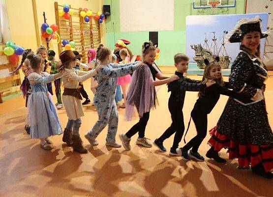 Bal karnawałowy grafika