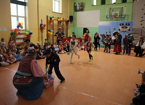 Bal karnawałowy grafika