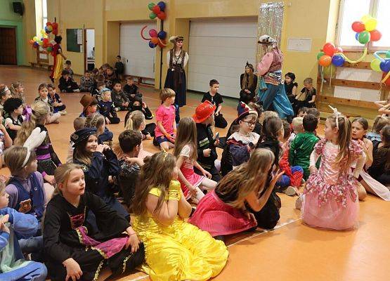 Bal karnawałowy grafika