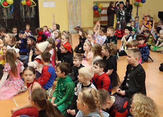 Bal karnawałowy grafika