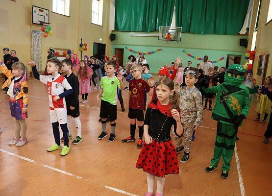 Bal karnawałowy grafika