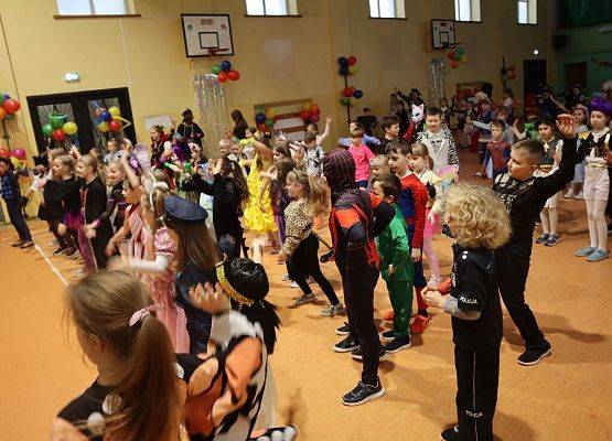 Bal karnawałowy grafika