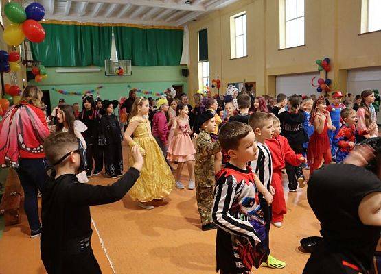 Bal karnawałowy grafika