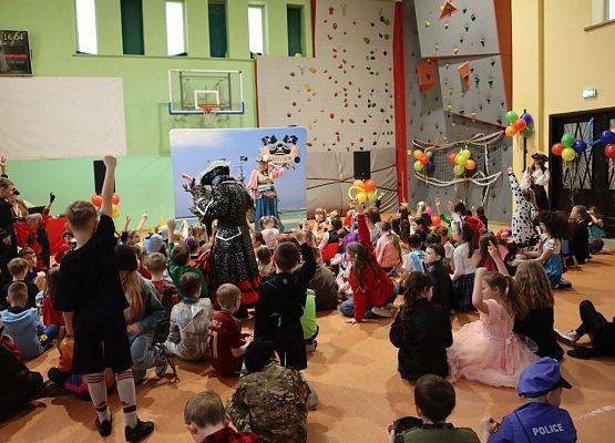 Bal karnawałowy grafika