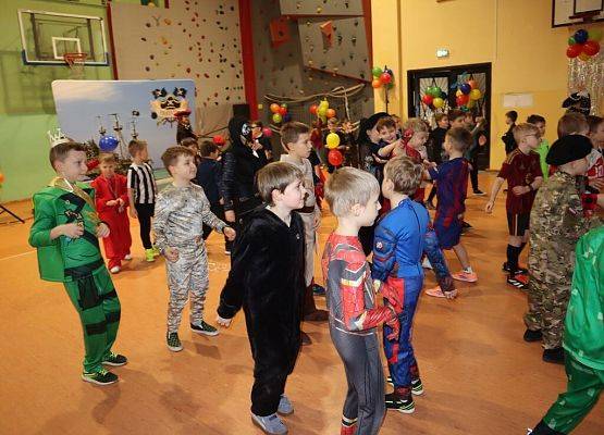 Bal karnawałowy grafika