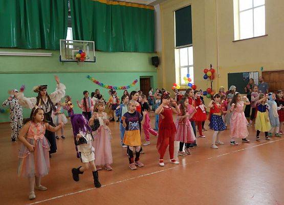 Bal karnawałowy grafika