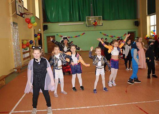 Bal karnawałowy grafika