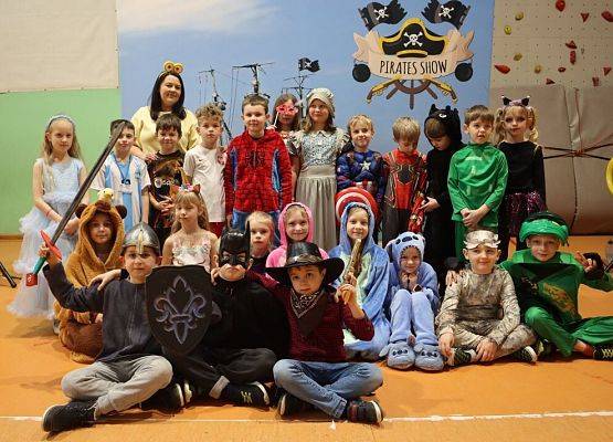 Bal karnawałowy grafika