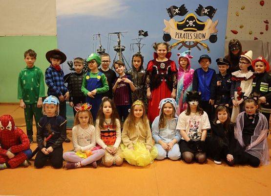 Bal karnawałowy grafika