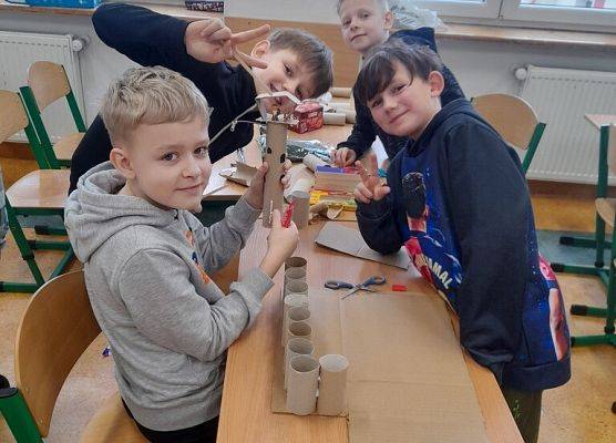 Średniowieczne zamki oczami trzecioklasistów grafika