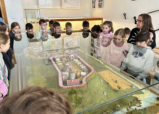 Edukacja muzealna – niezwykła podróż w czasie grafika