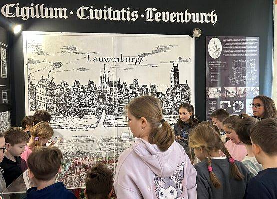 Edukacja muzealna – niezwykła podróż w czasie grafika