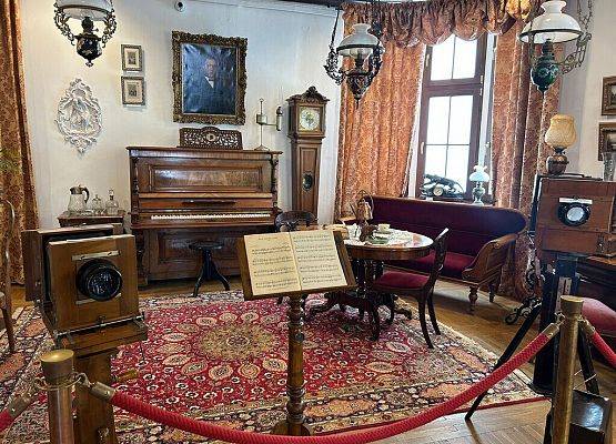 Edukacja muzealna – niezwykła podróż w czasie grafika