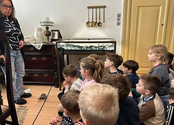 Edukacja muzealna – niezwykła podróż w czasie grafika