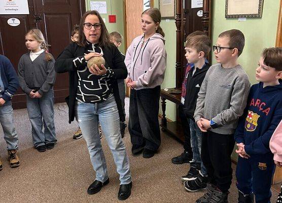 Edukacja muzealna – niezwykła podróż w czasie grafika