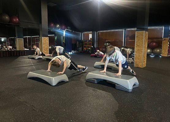 Aktywny Dzień Kobiet klasy 2B grafika