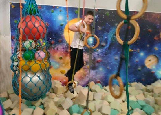 Wizyta w Parku Trampolin grafika