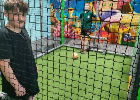 Wizyta w Parku Trampolin grafika