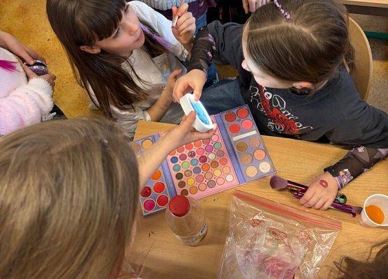 Dzień Kobiet w 2c i 2d grafika