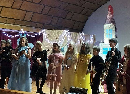 Śpiąca Królewna muzycznie grafika