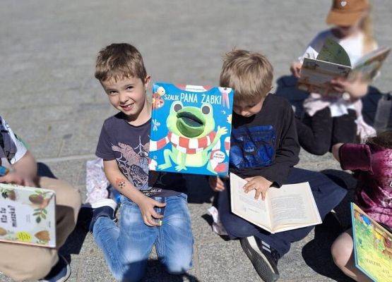 Piknik Literacki z biblioteką grafika