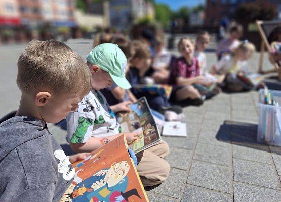 Piknik Literacki z biblioteką grafika