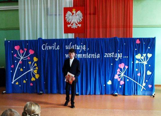 Chwile ulatują, wspomnienia zostają … grafika