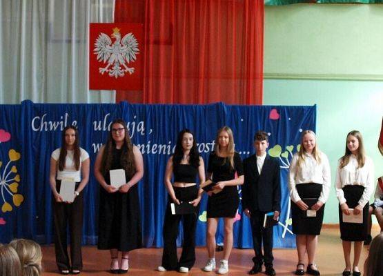 Chwile ulatują, wspomnienia zostają … grafika