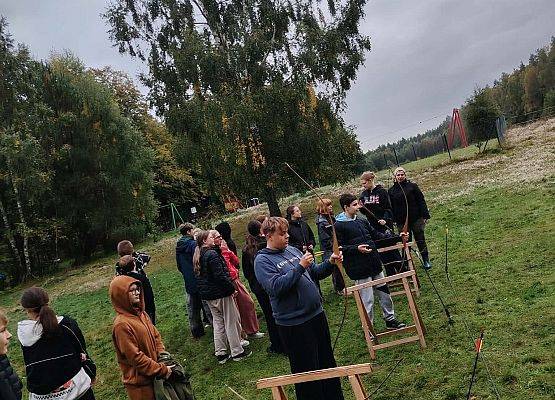 8b na tropie survivalu grafika