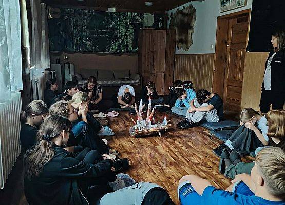 8b na tropie survivalu grafika